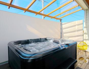 Stylish Family Retreat in Hillcrest Spa 4 Bedroom and Playroom, Auckland (photo 4)