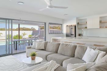 Surfrider Hideaway - steps to beach, Mudjimba (foto 2)