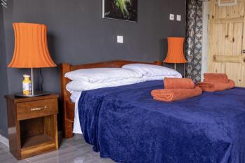 Room - Sleeps 3 - Balcony - Pool - Parking, Bakau (foto 2)