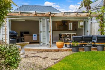 Best of Both Worlds Gorgeous Villa near Beaches, Auckland (photo 2)