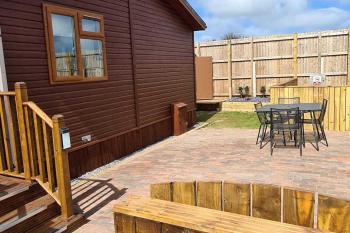 2 Bed Cabin - Sleeps 4 - Pets - 5 min to Beach, Bridlington (photo 3)