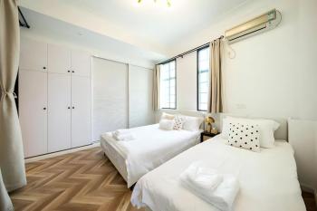 Shanghai Hills & Serendipity Artisanal Glass Downtown Suite close to Metro Line10, Shanghai (photo 5)