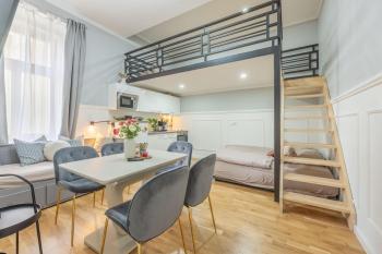 Large 3BR Apartment - Prague 1 - Sleeps 8 - Elevator - Self Check in, Praga (zdjęcie 2)