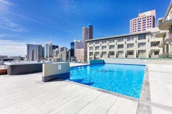 Modern Luxury Retreat with Rooftop Pool!, Auckland (photo 3)
