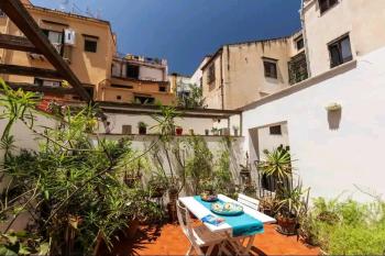 In the heart of Kalsa, a green and quiet terrace, Free Parking, Palermo (Foto 2)