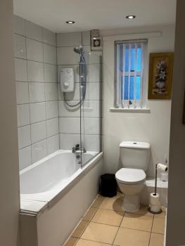 No 4 AT SANDRINGHAM - LARGE 2 BED NEAR SEFTON PARK, Liverpool (photo 3)