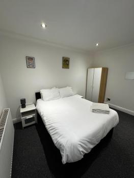 No 4 AT SANDRINGHAM - LARGE 2 BED NEAR SEFTON PARK, Liverpool (photo 5)