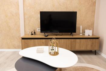 Luxury City Center Apartment - Free Parking, Tirana (foto 4)