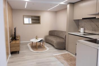 Luxury City Center Apartment - Free Parking, Tirana (foto 5)