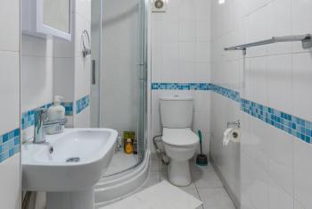 Furnished Rentals Direct DominionHouse cul-de-sac Home for 6 people in Anfield near LFC, Goodison Park, Free Street Parking, Suits Travellers, contractors and Family, Near Football action and 10 minutes drive to Liverpool City Centre, Liverpool (photo 4)