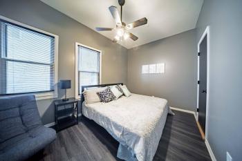 Walkable Little Italy 2BR King Bed Near CWRU & Cleveland Clinic, Cleveland (photo 3)