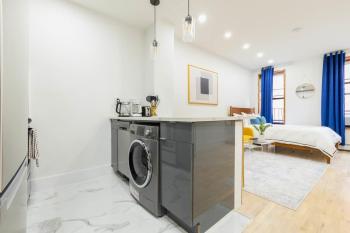 1597-13 I Brand new Studio Prime upper east W&D, New York (photo 4)
