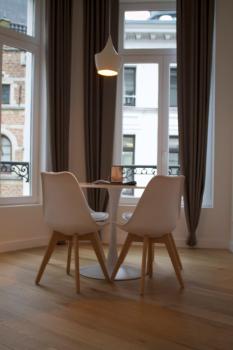 Charming Apartment with Cathedral View in Antwerp on the 2th floor, Amberes (foto 4)