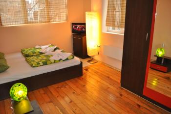 Elegance on a Budget - Rooms for Rent in Sofia Center, Sofia (Foto 3)