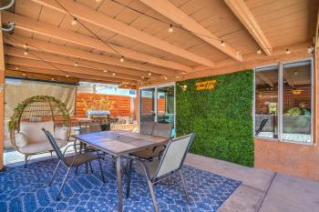 Fresh & Fun! Vegas 4BR w Heated Pool, Dog Friendly, Las Vegas (photo 4)