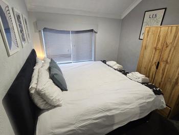 Spacious 3-Bedroom Semi Detached House By Homebird Property Management Short Lets & Serviced Accommodation Leeds With Private Parking & Garden, Leeds (Foto 4)