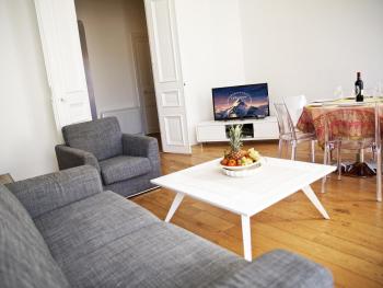 Le Jazzy by EnjoyNice, 3-bedroom, 2-bathroom spacious central apartment, Nice (photo 2)