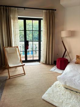Shanghai Historical Forest Cabin loft With Balcony at second floor near middle Huaihai road, Shanghai (Foto 2)