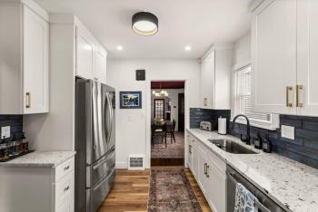 Hot Tub - Game Room - Chic & Spacious - Sleeps 10, Cleveland (zdjęcie 5)