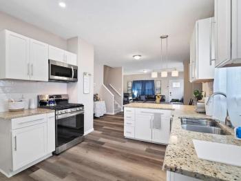 Large Remodeled 4 Bedroom Only 7 Minutes to Downtown, Cleveland (foto 5)