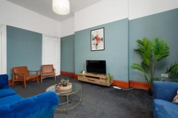 Family and Group Stay 2BR by Park Sleeps 7, Glasgow (Foto 5)