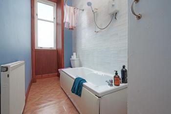 Family and Group Stay 2BR by Park Sleeps 7, Glasgow (Foto 3)