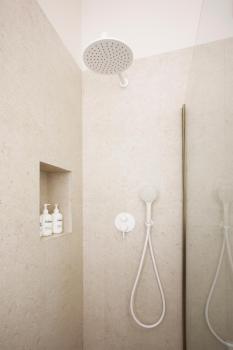 Design Suite in Prime Location Superstring Home, Belgrado (foto 3)