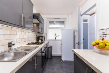 Spacious and Modern 4 Bed Apartment next to Borough Station, Londýn (fotografie 4)