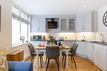 2 Bed in Bath oc-bhr24, Bath (foto 2)