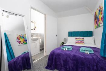 Temple by Alt-Stay Contractor Accommodation - 4 Bed Contractor Home With Parking, Wi-Fi & Full Kitchen - Ideal For Long stays, Leeds (foto 2)