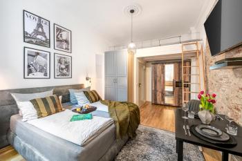 The Koburger II - Stylish studio with extra high bed for kids, 45m2 space, Ideal for families with kids or couples, Berlin (zdjęcie 2)