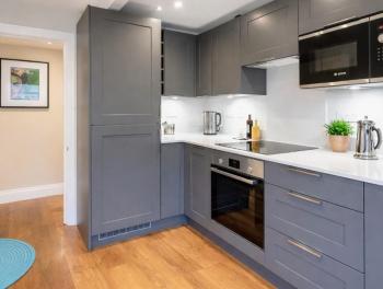 Spacious city-centre apartment in Bath, Bath (photo 2)