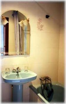 Hostal Rivera - Atocha, Madrid (foto 4)