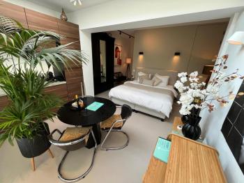 B&B Urban Oasis with Free Parking, Amsterdam (photo 2)