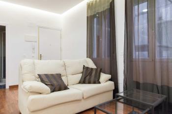 For You Rentals Plaza Dos de Mayo Apartment TEMPORAL DP13, Madrid (photo 2)
