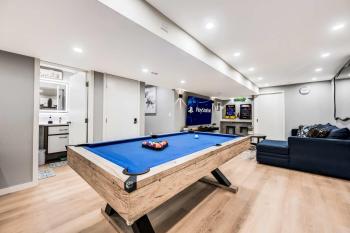 Modern 5BR, Kid-Friendly Home In Poconos with Pool Table, East Stroudsburg (Foto 4)