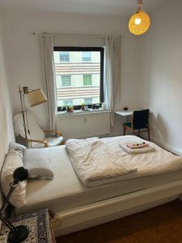 Minimalistic bright room 12min from Hanover central station, Hannover (foto 3)