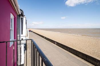 Magenta - A stunning Seafront house with lovely and uninterrupted Beach Views - Aldeburgh Coastal Cottages, Aldeburgh (zdjęcie 4)