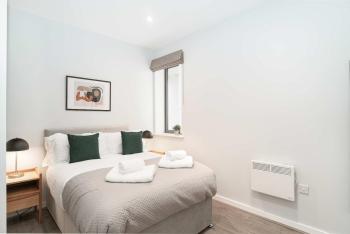 Fantastic 1 Bed Apartment in Waterloo Liverpool, Liverpool (photo 2)