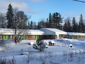 Algonquin Motel, South River (photo 2)