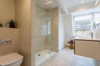 Spacious city-centre apartment in Bath, Bath (photo 4)
