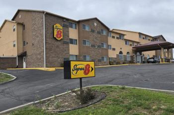 Super 8 by Wyndham Kansas City, Kansas City (photo 2)