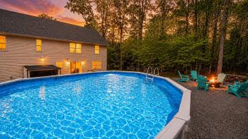 Modern 5BR, Kid-Friendly Home In Poconos with Pool Table, East Stroudsburg (Foto 2)