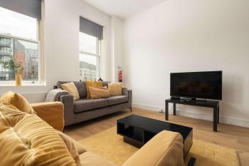 Spacious apartment for groups in City Centre, Liverpool (photo 4)