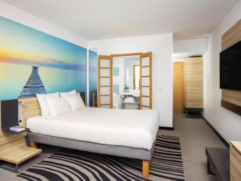 Hotel Novotel Brussels Off Grand Place, Брюссель (фото 2)