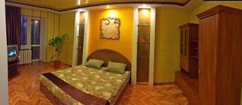 Apartment on Hrushevskoho 28, Luc'k (foto 2)