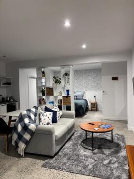 Location, luxury and stylish comfort, Гамильтон (фото 2)