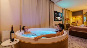 Love Room Strasbourg, Suite Ibiza, Balnéo & Sauna, Estrasburgo (foto 2)