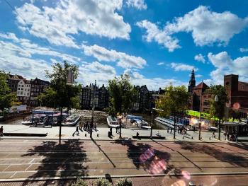 Luxury City Center apartment with Canal view 1 kingsize bed and 1 sleeping sofa, Ámsterdam (foto 5)
