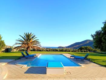 Villa Andros, Beauty and Luxury - Private Pool, Андрос (фото 4)